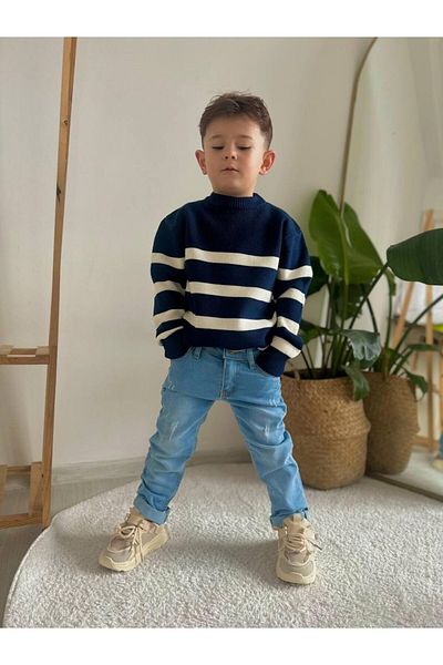 Yavrumsa Striped Sweater and Jeans Combination
