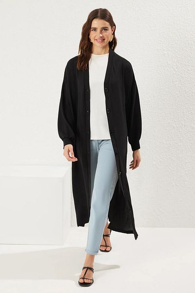 Trendyol Modest TCTSS25KF00004 Modell Black Button Woven Cap und Ferace