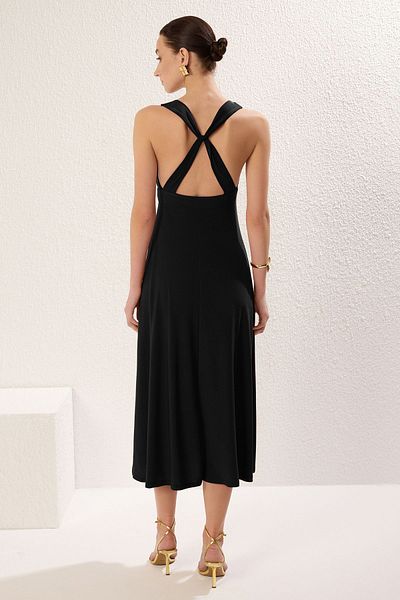 Trendyol Collection Μαύρο απλό αξεσουάρ Maxi Λεπτομερές σχισμή με κορδόνι ελαστικό πλεκτό φόρεμα που εφαρμόζει στο σώμα TWOSS25EL00091