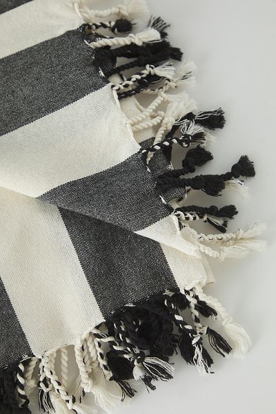 Trendyol Collection Ecru-Schwarz gestreifte Quaste Detaillierte Peshtemal