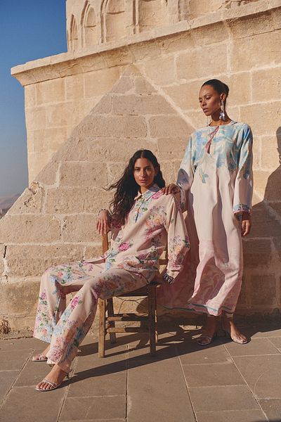 Trendyol Modest Gewebtes Hemd im Leinen-Look mit Puderblumen TCTSS25TG00006