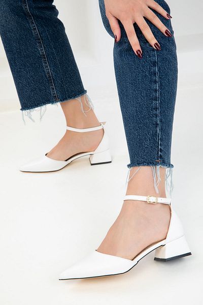 SOHO Weiße klassische Damenschuhe mit Absatz 20283