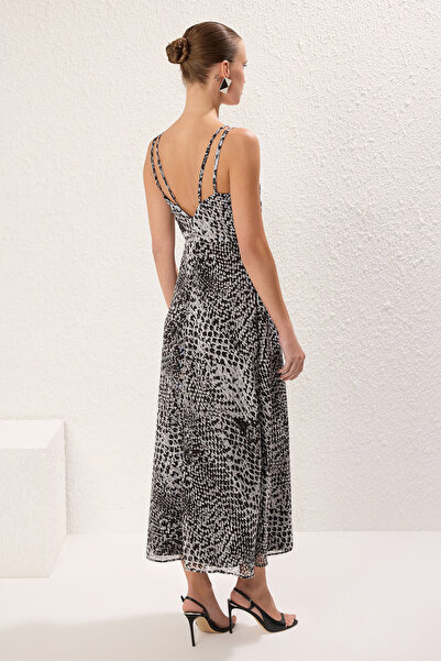 Trendyol Collection Černé etnické Maxi tkané šaty Twoss23El00989