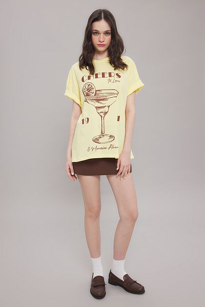 Trendyol Collection Hellgelbes Oversize-Strick-T-Shirt – TWOSS25TS00103