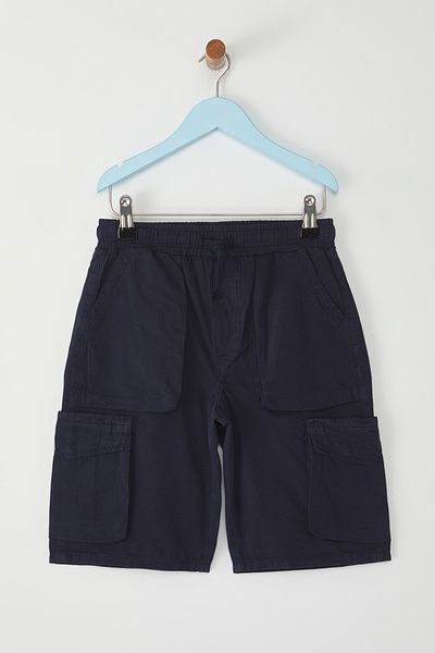TRENDYOLKIDS Marineblaue, gerade Denim-Shorts und Bermuda TKDSS25SR00007
