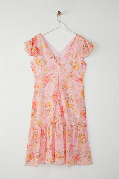 Trendyol Curve Ροζ σιφόν υφαντό φόρεμα μεγάλου μεγέθους