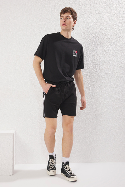 Trendyol Collection Black Regular/Normal Cut Stripe Zipper Pocket Shorts & Bermudas Tmnss25Sr00023