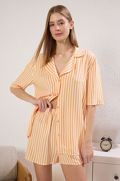 Trendyol Collection Set de pijamale țesute din viscoză cu dungi portocalii, cu pantaloni scurți largi THMSS21PT0179
