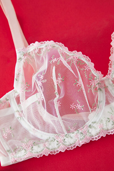 Trendyol Curve Плюс розмір мережива з вишивкою на бретелях без підкладки Orme Комплект нижньої білизни TBBAW25DG00000