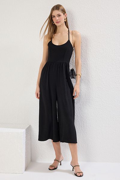 Trendyol Collection Schwarzer, gewebter Overall mit weitem Bein, Overall mit weitem Bein TWOSS25TU00002