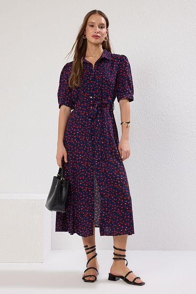Trendyol Collection Indigo květinový vzor s páskem Midi tkané viskózové košilové šaty TWOSS20EL1559