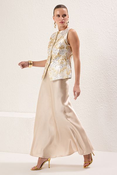 Trendyol Collection Silber-goldener, ethnisch gemusterter Jacquard-Gewebe-Chic-Bottom-Top-Anzug TPRSS25AU00006