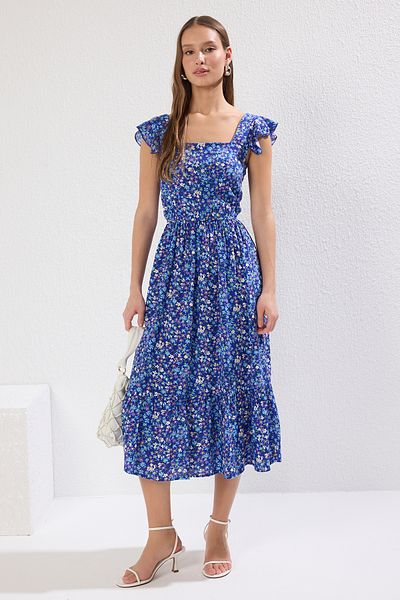 Trendyol Collection Marineblaues A-Linien-Midikleid aus Viskosegewebe mit eckigem Kragen und Blumendruck TWOSS20EL3331