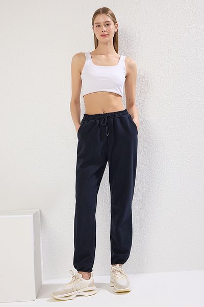 Trendyol Collection Dark Navy Thessaloniki Bequeme Passform, gestrickte Sport-Jogginghose mit Tasche TWOAW21EA0168