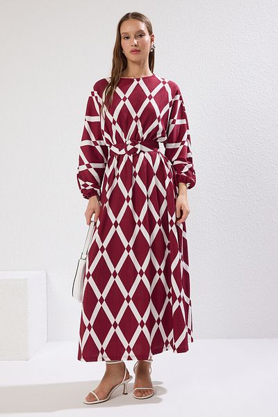 Trendyol Modest Φόρεμα με μπορντό στάμπα με λεπτομέρεια τσαλακωμένο υφαντό φόρεμα TCTSS24EB00233