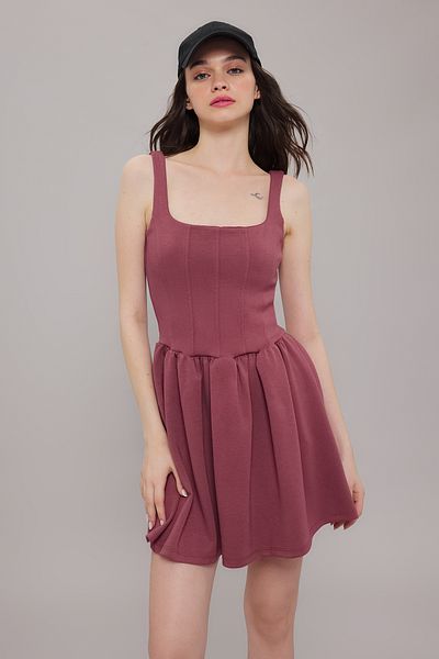 Trendyol Collection Dusty Rose Mini-Strickkleid – quadratischer Ausschnitt, Ballon-Skater, taillierter Rock TWOSS25EL00371
