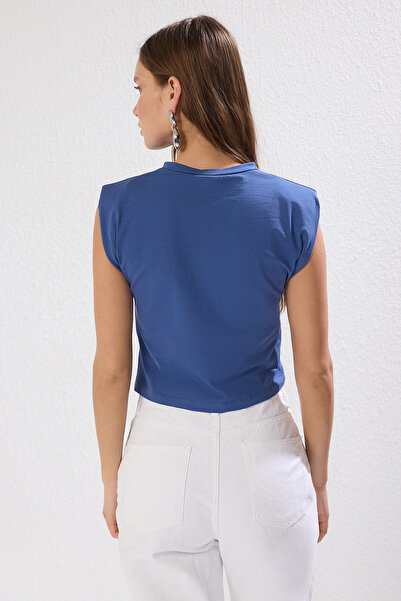 Trendyol Collection Indigo Padded Fitted/Body Sitting Crew Neck Crop Stretchy Knitted Blouse Twoss23Bz00251