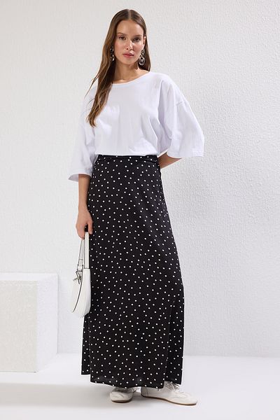 Trendyol Modest Schwarzer gepunkteter Glockenwebrock TCTSS22EE0006
