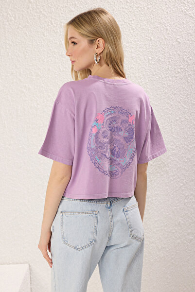 Trendyol Collection Lilac Crop Crew Neck T-Shirt - 100% Cotton, Back Print, Faded Effect Twoss23Ts00116
