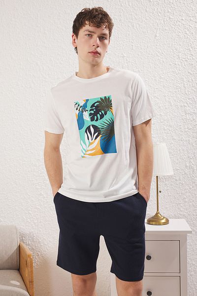 Trendyol Collection Waffelstrick-Pyjama-Set mit Shorts – Ecru und Marineblau, normale Passform, bedruckt TMNSS25PT00025