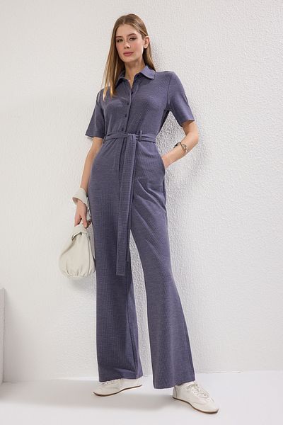 Trendyol Collection Marineblauer Overall mit Polokragen und Knopfleiste TWOSS25TU00000