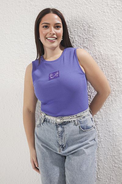 Trendyol Curve Indigo Tona Tone Label Detailliertes, geripptes Camisole Plus Size Singlet TBBSS25CV00013