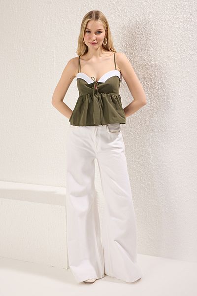 Trendyol Collection Χακί λουράκι βαμβακερή υφαντή μπλούζα TWOSS25BZ00412