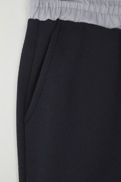 Trendyol Collection Σορτς και βερμούδες με υφή μπλε Navy - Μείγμα υφασμάτων, κανονική εφαρμογή TMNSS25SR00029