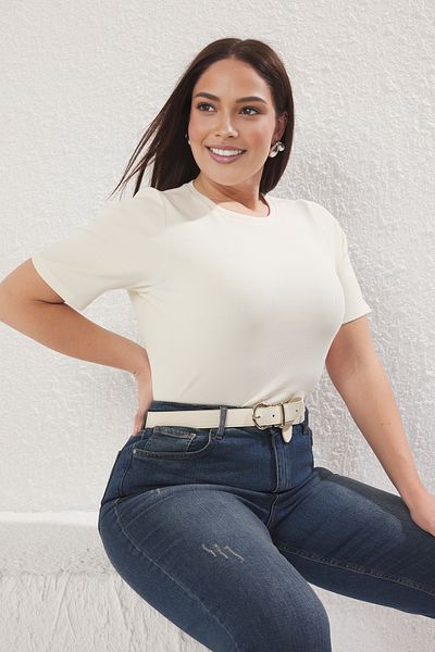 Trendyol Curve Πλεκτή μπλούζα Bodycon εκρού μεγάλου μεγέθους - TBBSS25AF00104