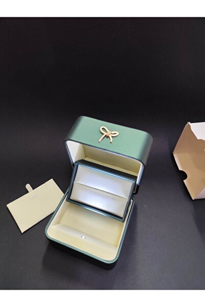 BURAKKUTU Deri Lüks Işıklı Yeşil Yüzük&kolye Ve Kol Düğmesi Kutusu Kutu Boyut:9x9cm Yükseklik:7.5cm Video Izle