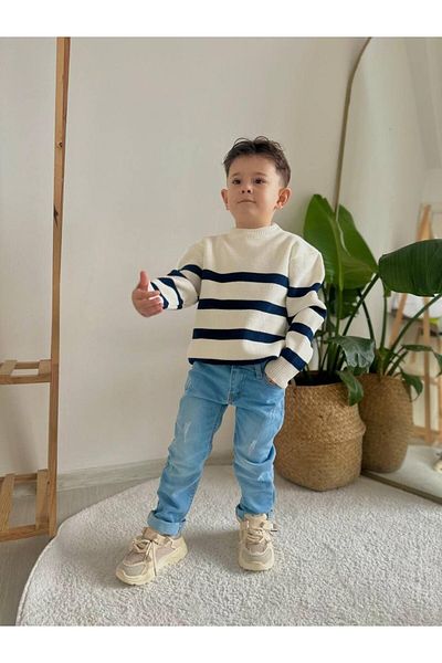 Yavrumsa Striped Sweater and Jeans Combination