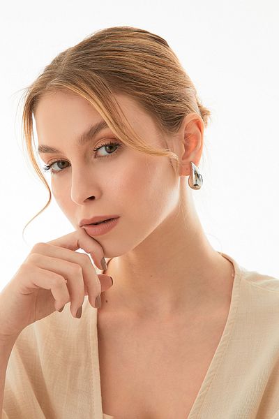 Fulla Moda Water Drop Earrings - Stylish Design