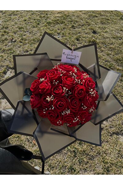 Luxe Floral Bouquet وردة مخملية صناعية مزخرفة من Cipso ذات مظهر حقيقي، باقة م...