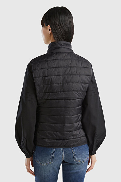 United Colors of Benetton Women / Girls Black Vest (Model Code: 2Twddj003)