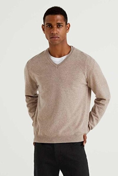 United Colors of Benetton Men's Brown Sweater (Model Code: 123A1002U4407)