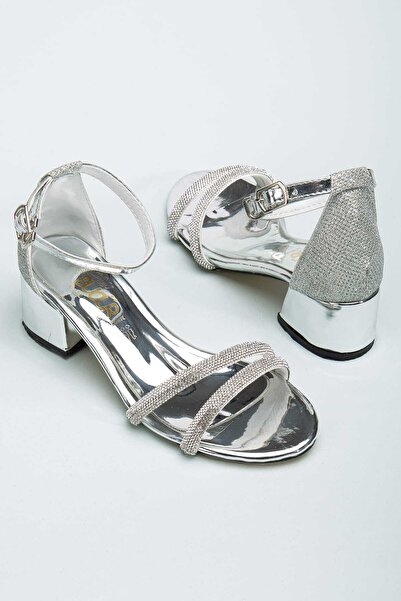 miram shoes حذاء مريح للاستخدام اليومي مصنوع من الجلد اللامع ومزود بإبزيم ومق...