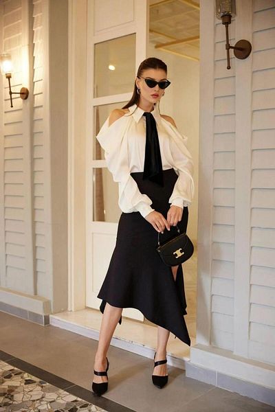 Serica Moda Ecru Satin Shirt with Shoulder Detail