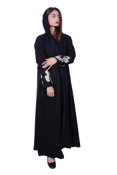 FASHIONLINE عباية ميدنايت غريس مع لمسات من الزهور