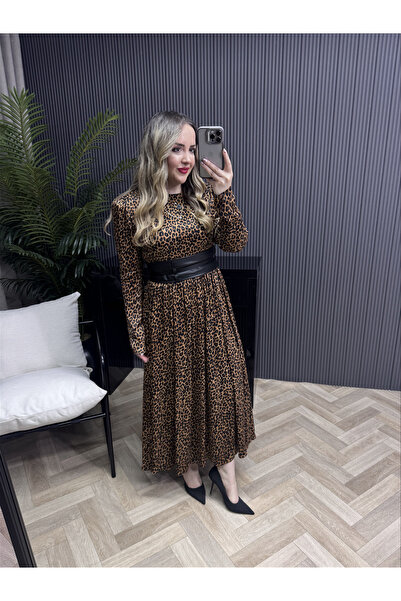 Byelifdursun Bel Kemerli Vatkalı Tasarım Leopar Saten Elbise