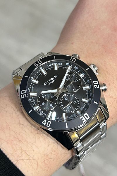 Lee Cooper 5 Atm Water Resistant Metallic Color Men's Wristwatch with Functions Active Day and Calendar Display