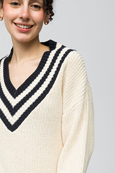 Dexia Basel - Πουλόβερ με μακρυμάνικη γραμμή V λαιμόκοψη - Χρώμα εκρού