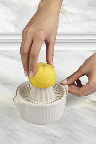 Okyanus Home Coliseum Lemon Squeezer - Comfortable Cut