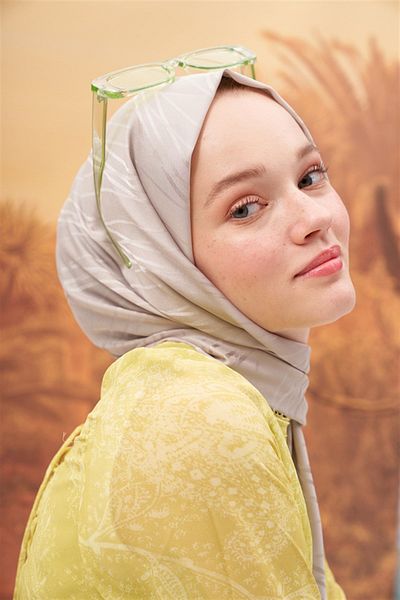 carell Italian Silk Symmetrical Jacquard Silver Shawl