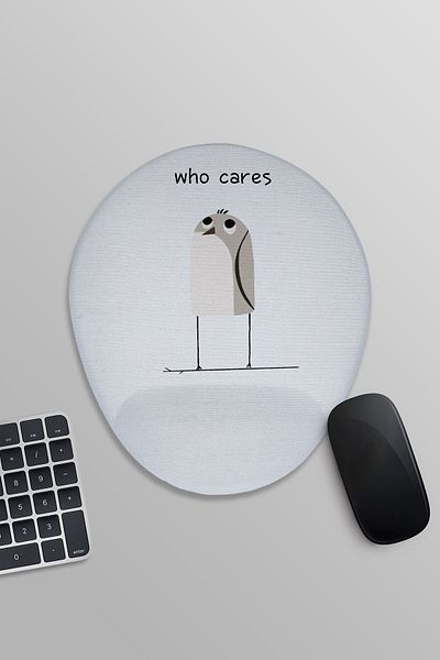 qoeuyl boutique Who Cares Fun Funny τυπωμένο οβάλ ποντίκι με στήριγμα καρπού