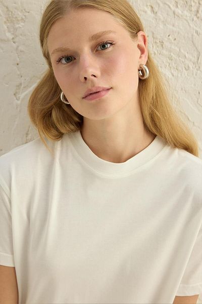 KADRİYE BAŞTÜRK Ecru Cotton Basic T-Shirt - Stand Collar and Half Sleeve