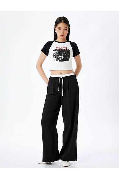 Koton Printed Short Sleeve Crew Neck Slim Fit Crop T-Shirt