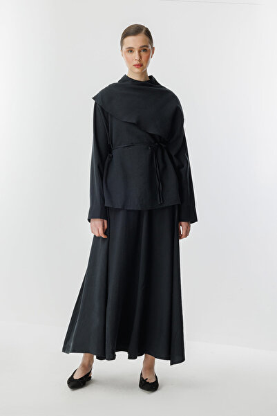 Hooopstore Black Skirt Suit with Cape Detail