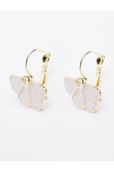 Jimmy Key White Half Daisy Figured Earrings