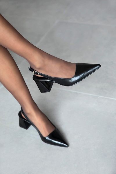 STRASWANS Women's Crinkle Leather Heeled Shoes - Black