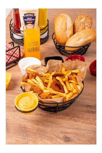 Rollers Round Presentation Serving Basket - Russian Potato Snack with Single Sauce Compartment